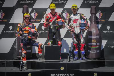 First Fantic victory in the Moto2 world championship. Celestino dictates the law in Austria